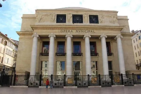 T1 Vieux Port Opera